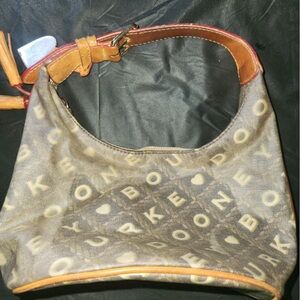 Cute Dooney and Burke shoulder bag. In good used condition